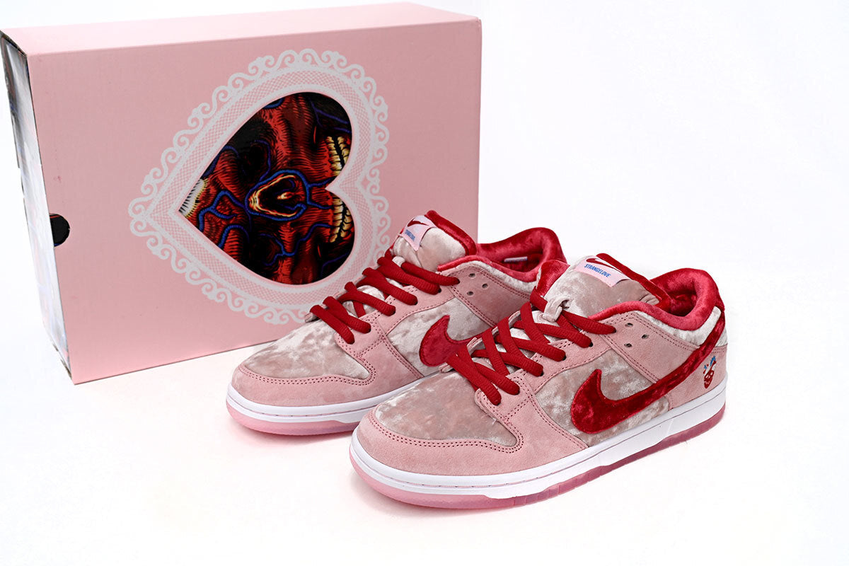 Nike SB Dunk Low Strangelove
