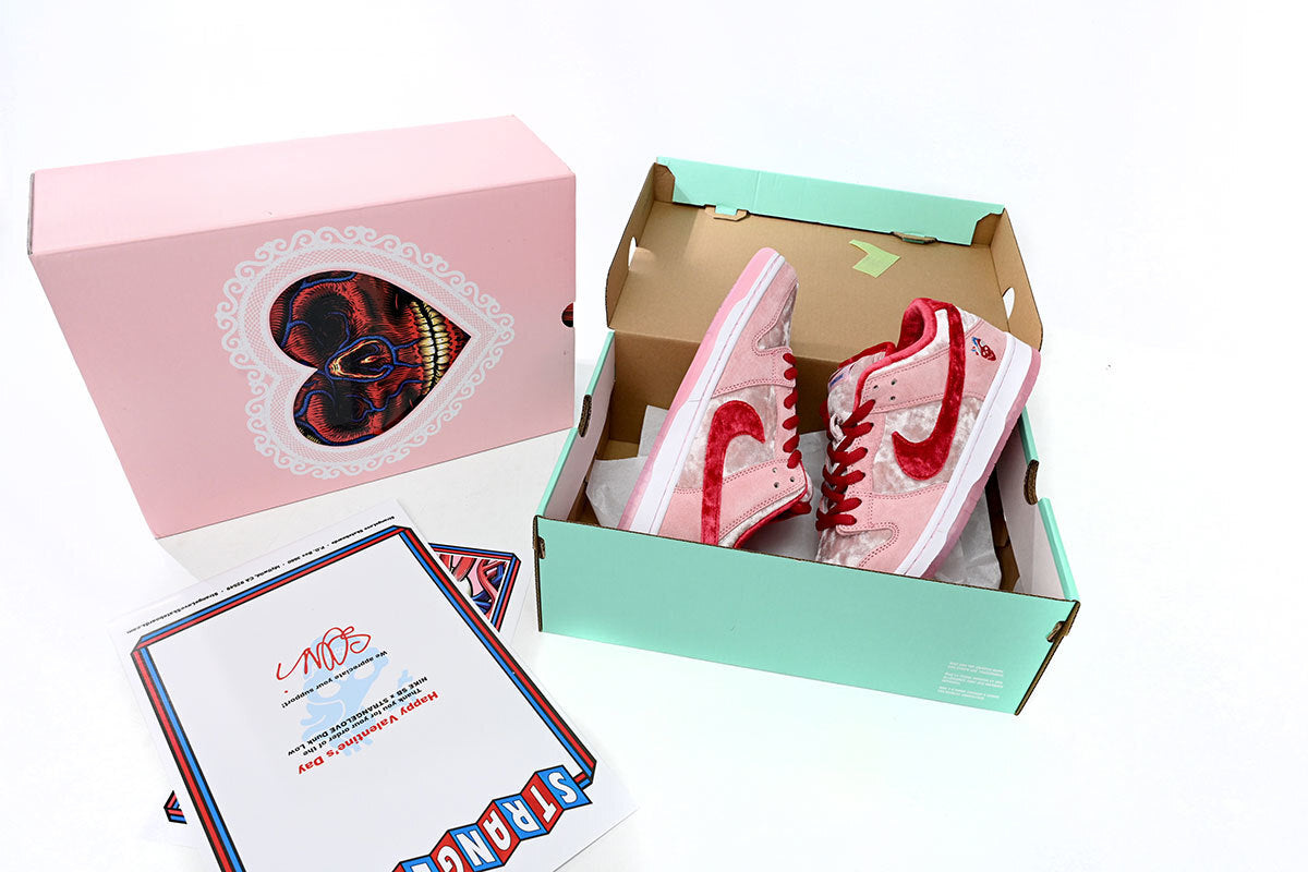 Nike SB Dunk Low Strangelove