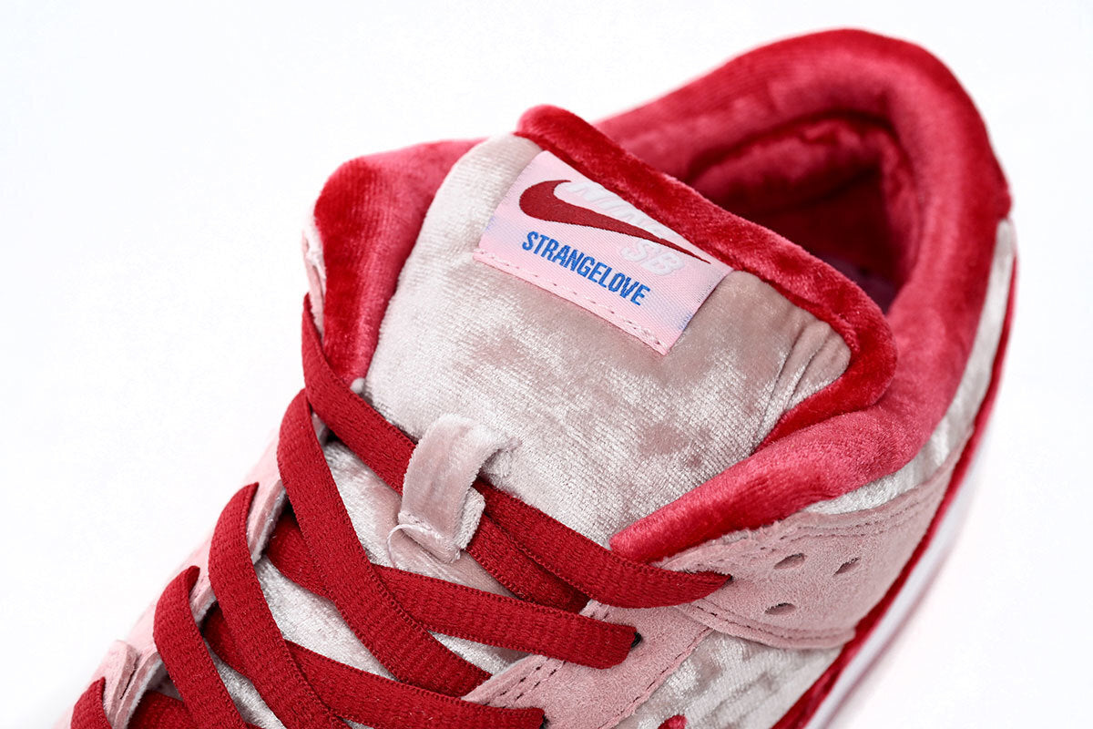 Nike SB Dunk Low Strangelove